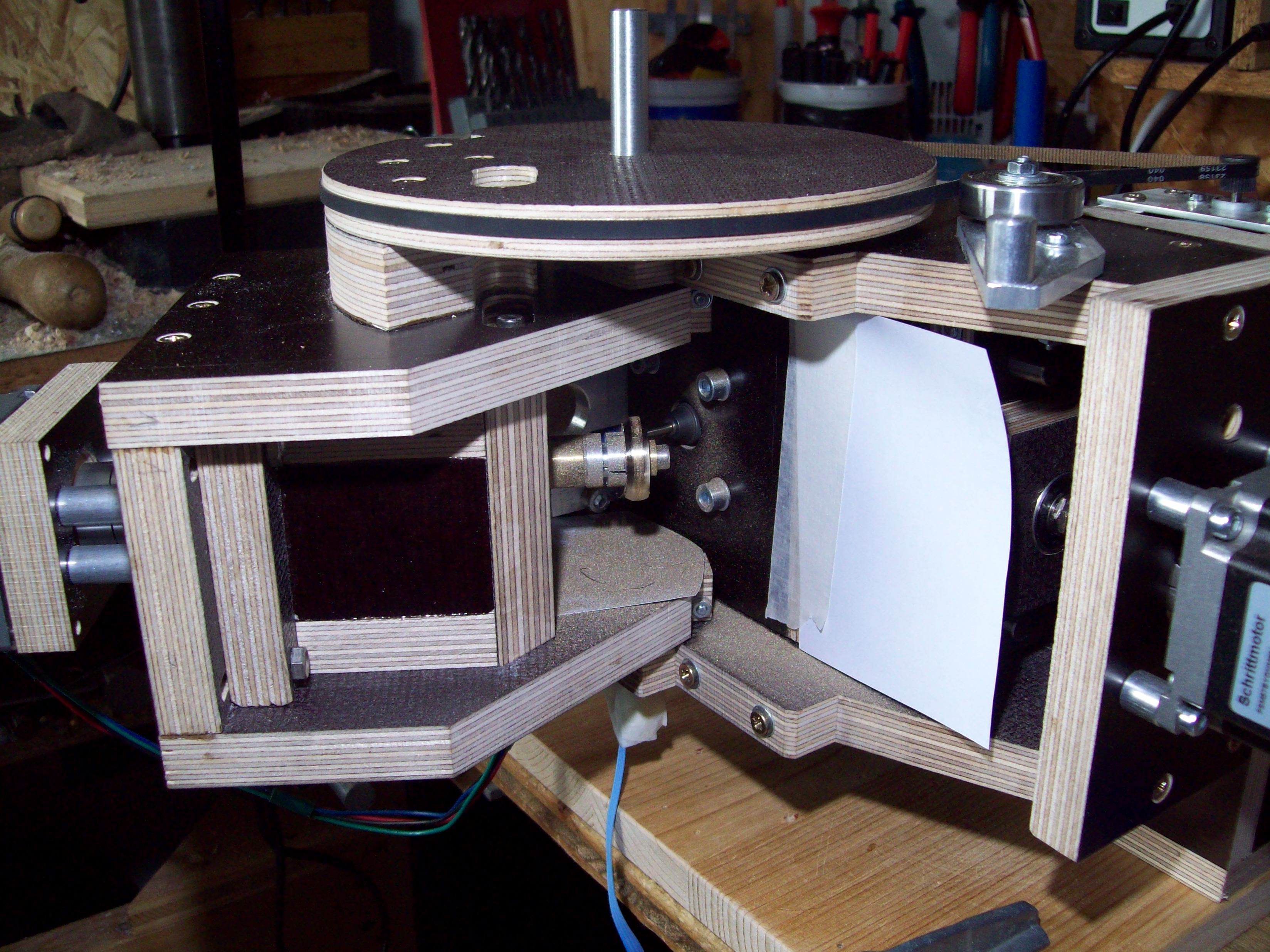 Grinding and engraving machine