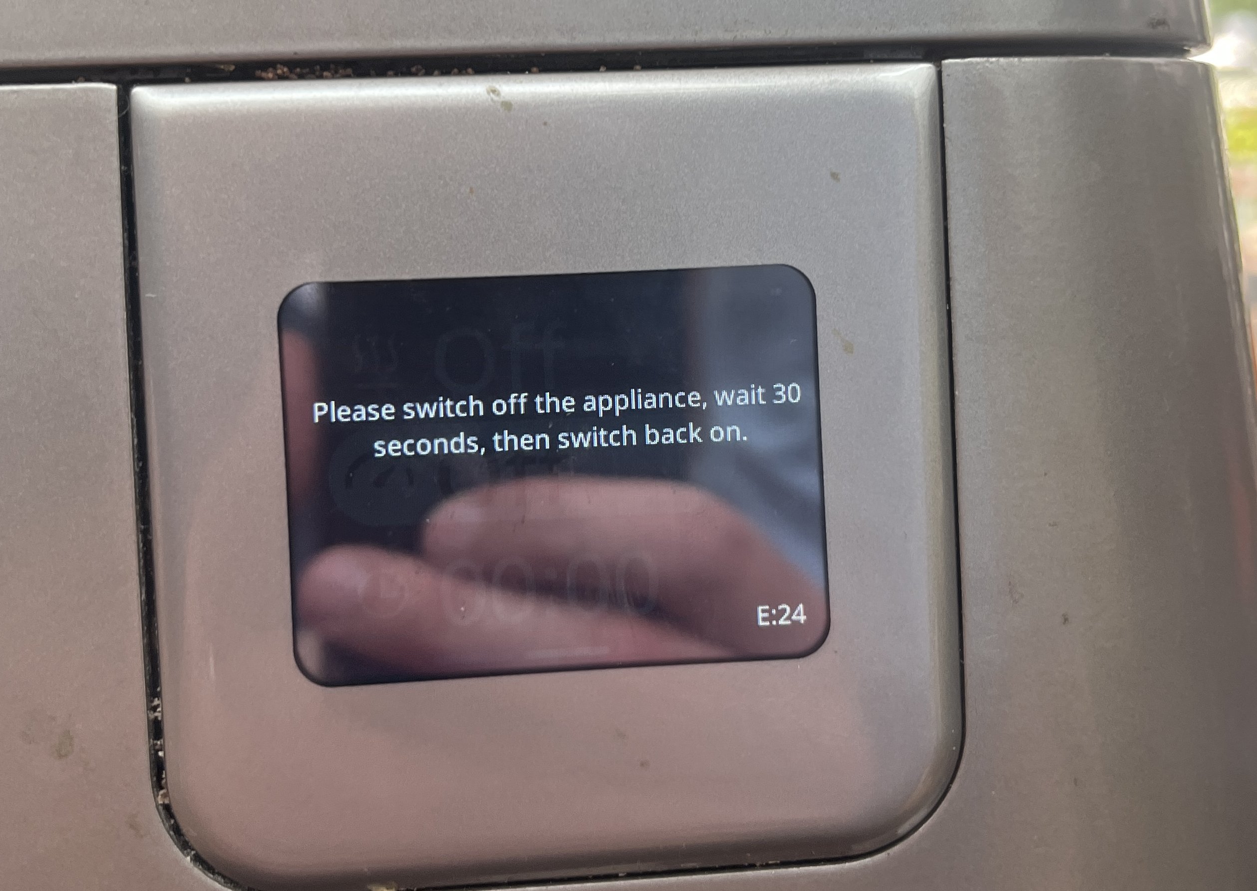 Kenwood KWL90 displays a E:24 error.
