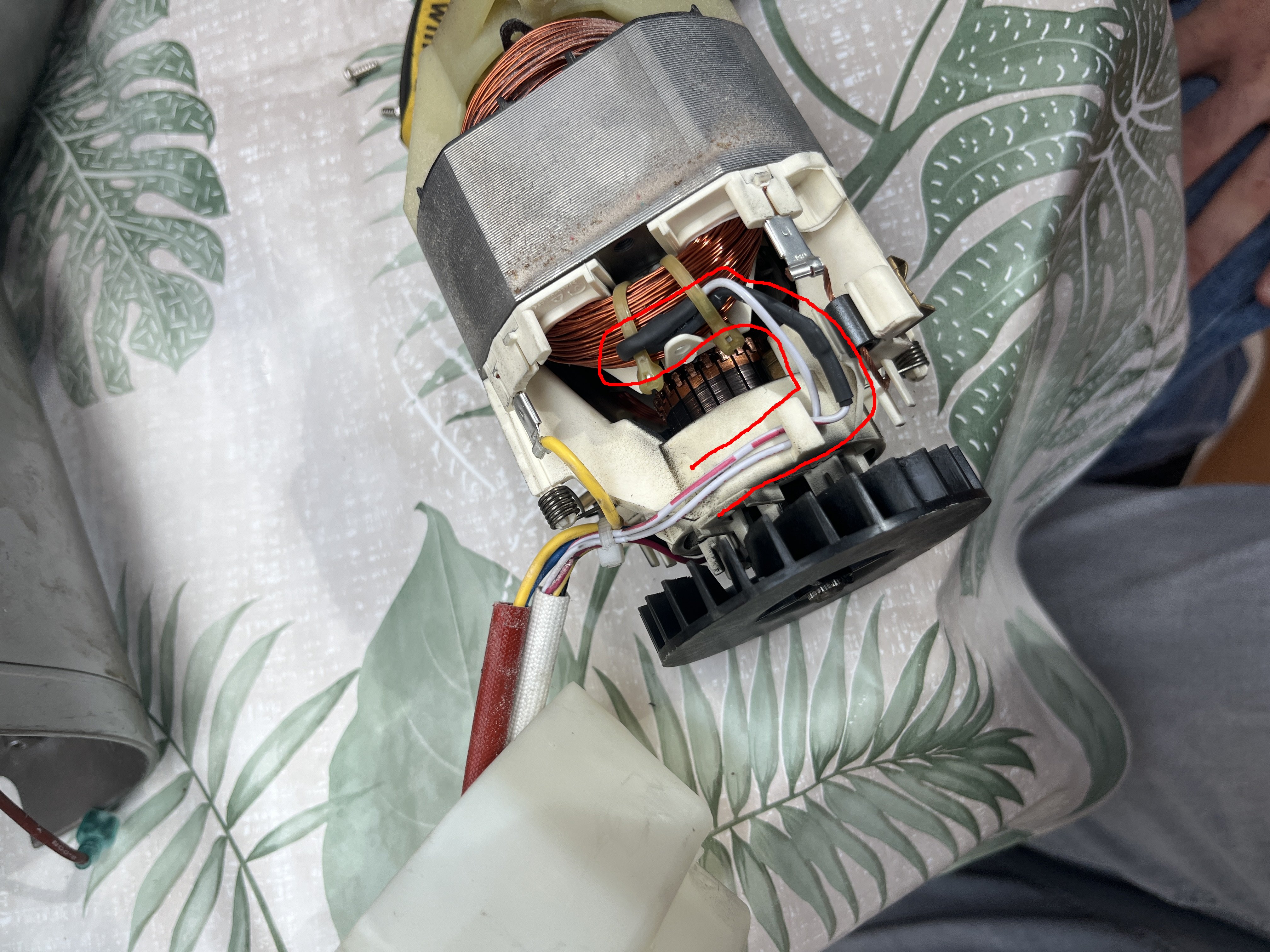 Motor with faulty NTC wiring.