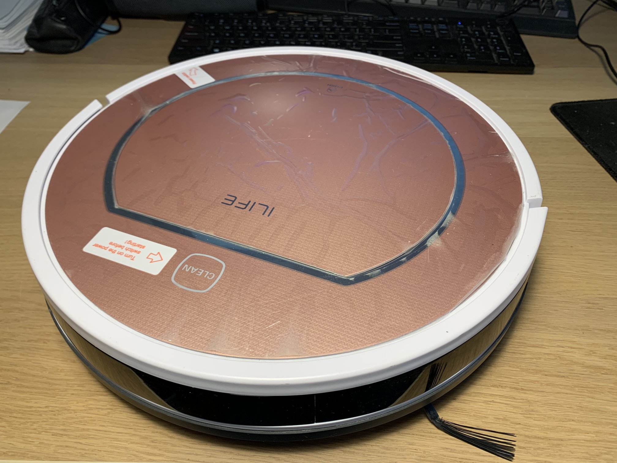ILIVE Model V7s Plus vacuum cleaning robot